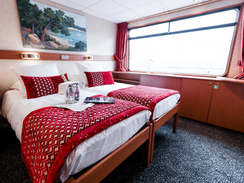 Upper Deck 2 Adjustable Twin Beds - Cat. A